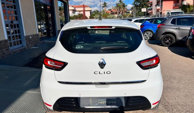 
								Renault Clio dCi 8V 75 CV 5 porte Moschino Zen full									