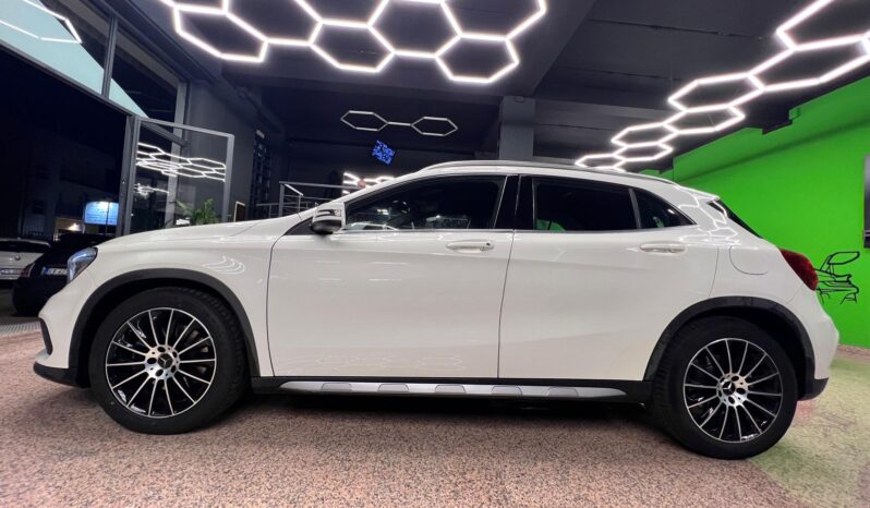 
								Mercedes-Benz GLA 220 GLA 220 d Automatic 4Matic Premium full									