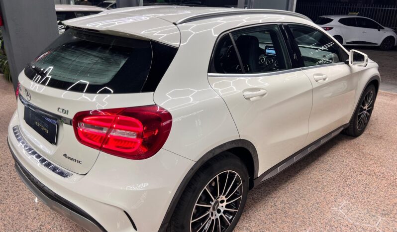 
								Mercedes-Benz GLA 220 GLA 220 d Automatic 4Matic Premium full									