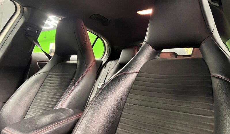 
								Mercedes-Benz GLA 220 GLA 220 d Automatic 4Matic Premium full									