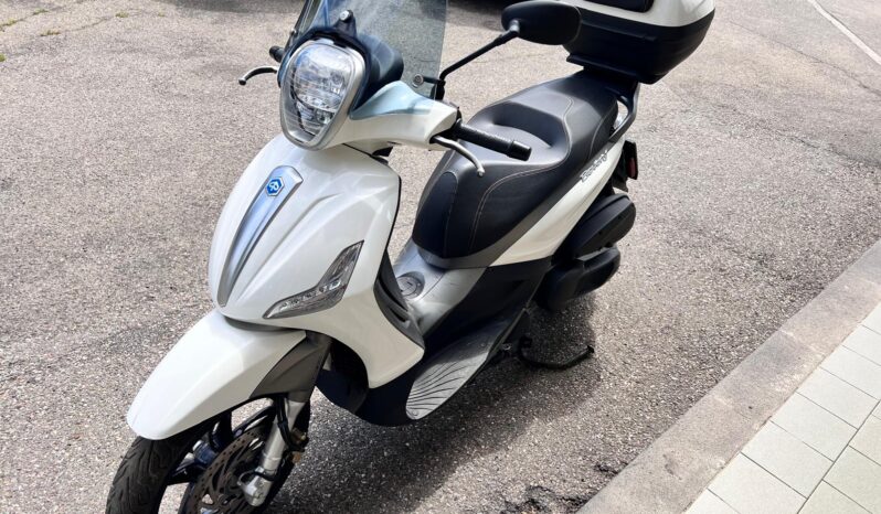 
								Piaggio Beverly 350 Sport Touring full									