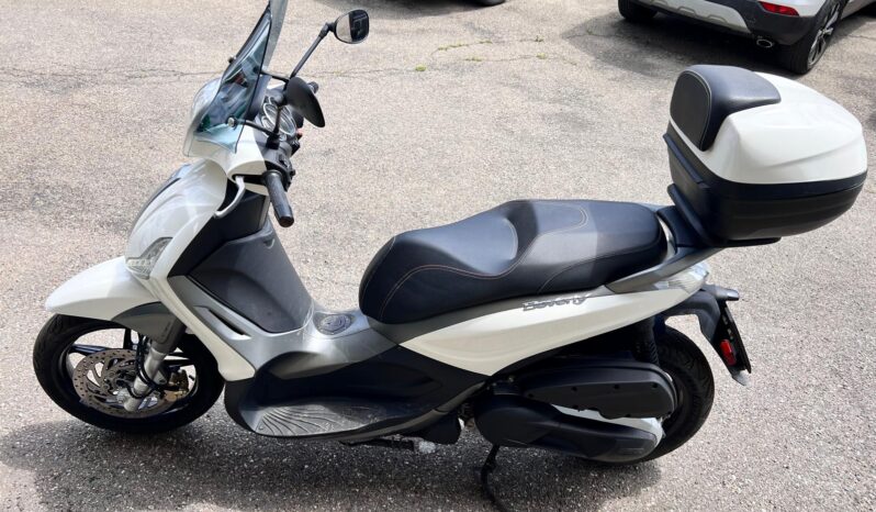 
								Piaggio Beverly 350 Sport Touring full									