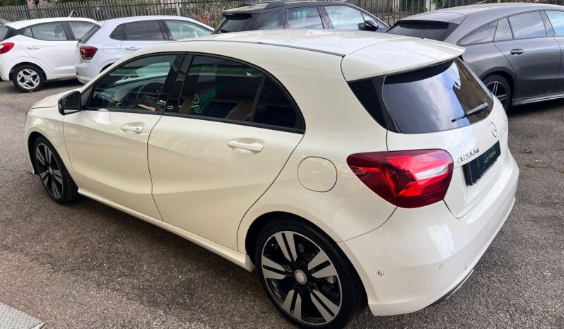 
								Mercedes-benz A 200 d Automatic 4Matic Sport full									