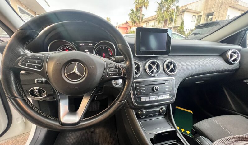 
								Mercedes-benz A 200 d Automatic 4Matic Sport full									