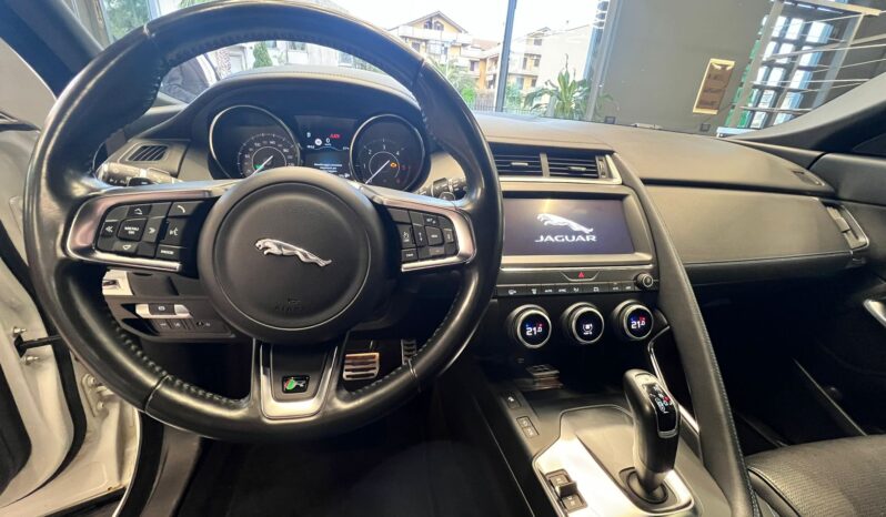 
								Jaguar E-Pace 2.0D 150 CV AWD aut. R-Dynamic S full									