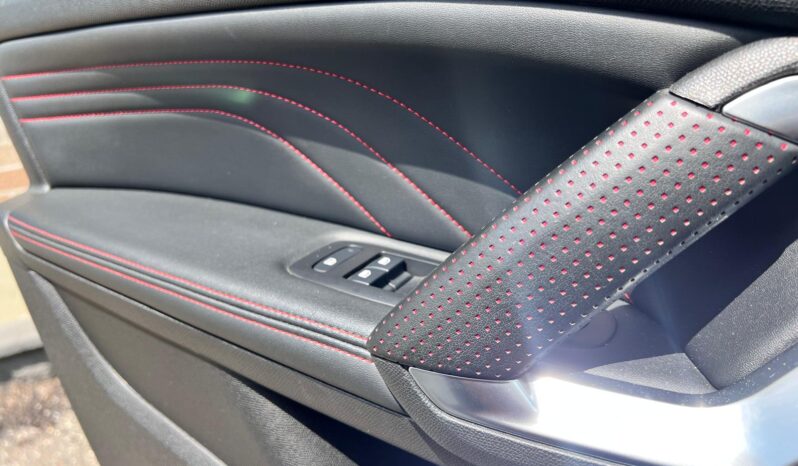 
								Peugeot 308 BlueHDi 130 S&S GT Line full									