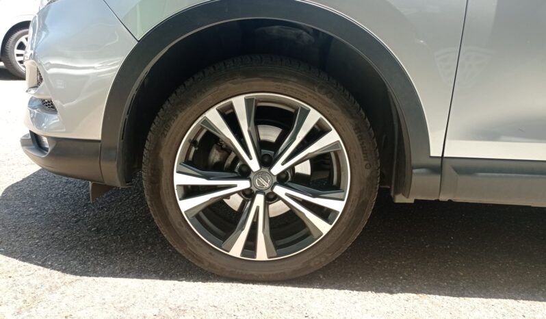 
								Nissan Qashqai 1.5 dCi N-Connecta full									