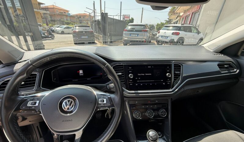 
								Volkswagen T-Roc 1.6 TDI SCR Advanced BlueMotion Technology full									