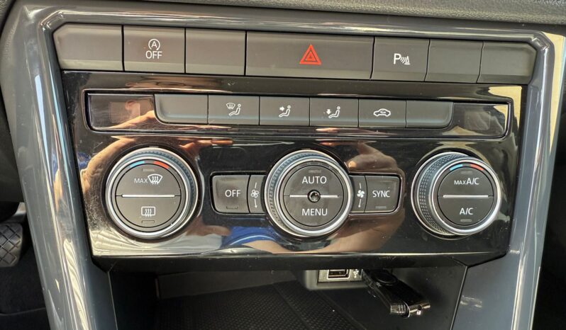 
								Volkswagen T-Roc 1.6 TDI SCR Advanced BlueMotion Technology full									