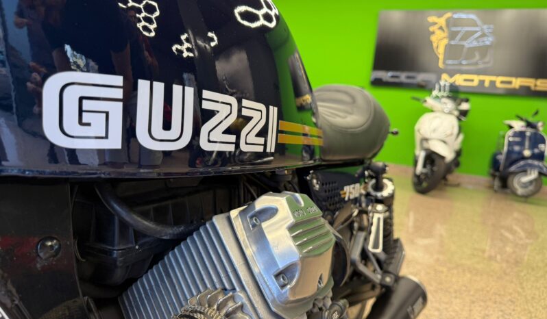 
								Moto Guzzi Nevada 750 full									