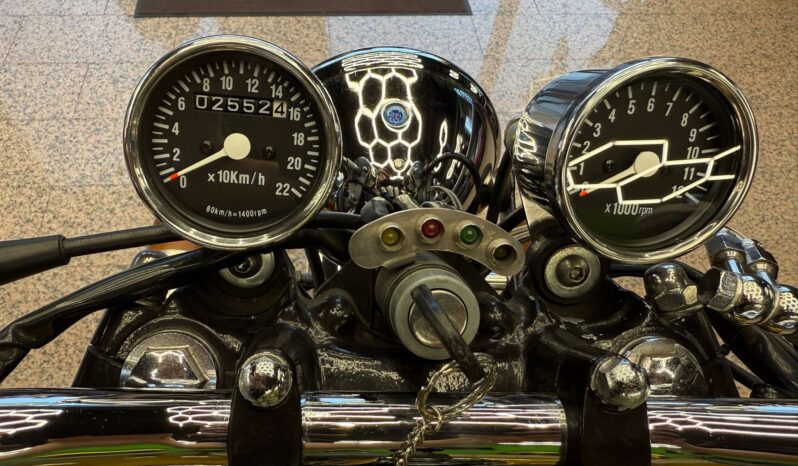 
								Suzuki GS 550 E full									