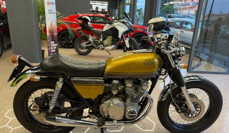 
								Suzuki GS 550 E full									
