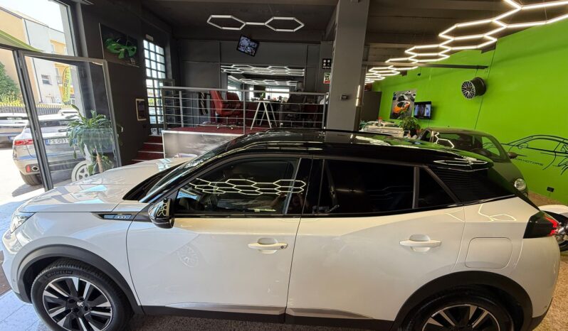 
								Peugeot 2008 GT AUTOMATICA full									