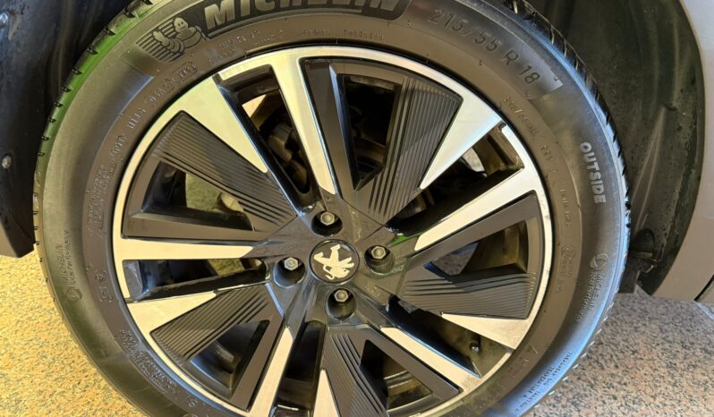 
								Peugeot 2008 GT AUTOMATICA full									