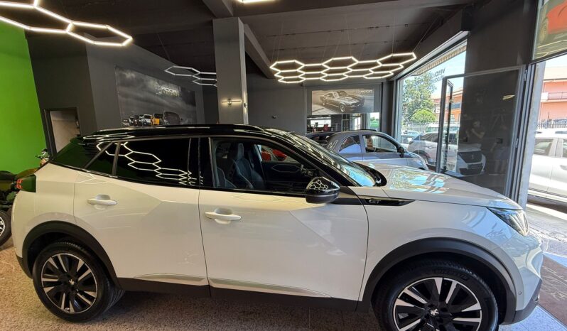 
								Peugeot 2008 GT AUTOMATICA full									