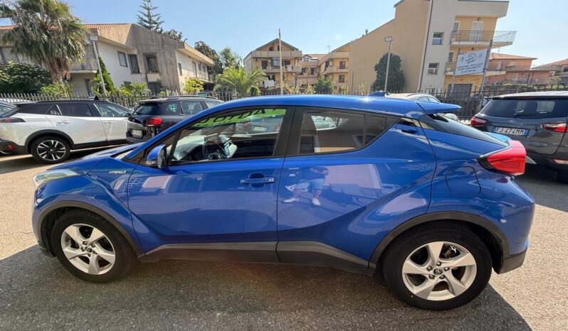 
								Toyota C-HR 1.8 Hybrid E-CVT Lounge full									