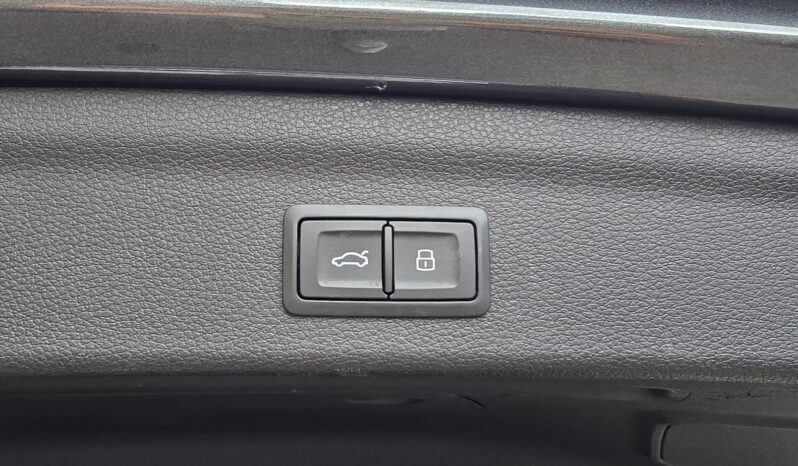 
								Audi Q3 40 TDI CON TETTO quattro S tronic line edition full									