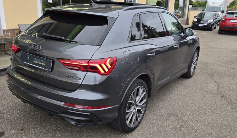 
								Audi Q3 40 TDI CON TETTO quattro S tronic line edition full									