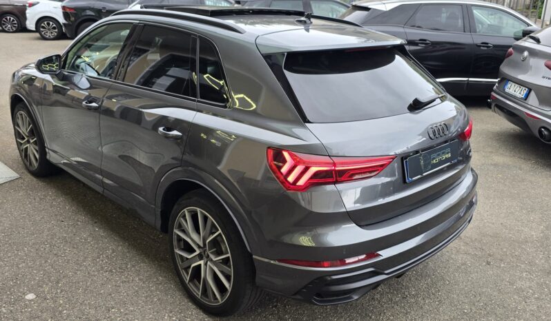 
								Audi Q3 40 TDI CON TETTO quattro S tronic line edition full									